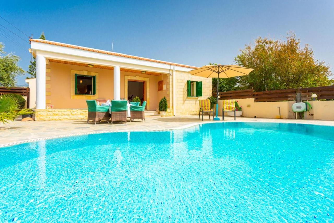 Constantinos Villa Kato Yialia