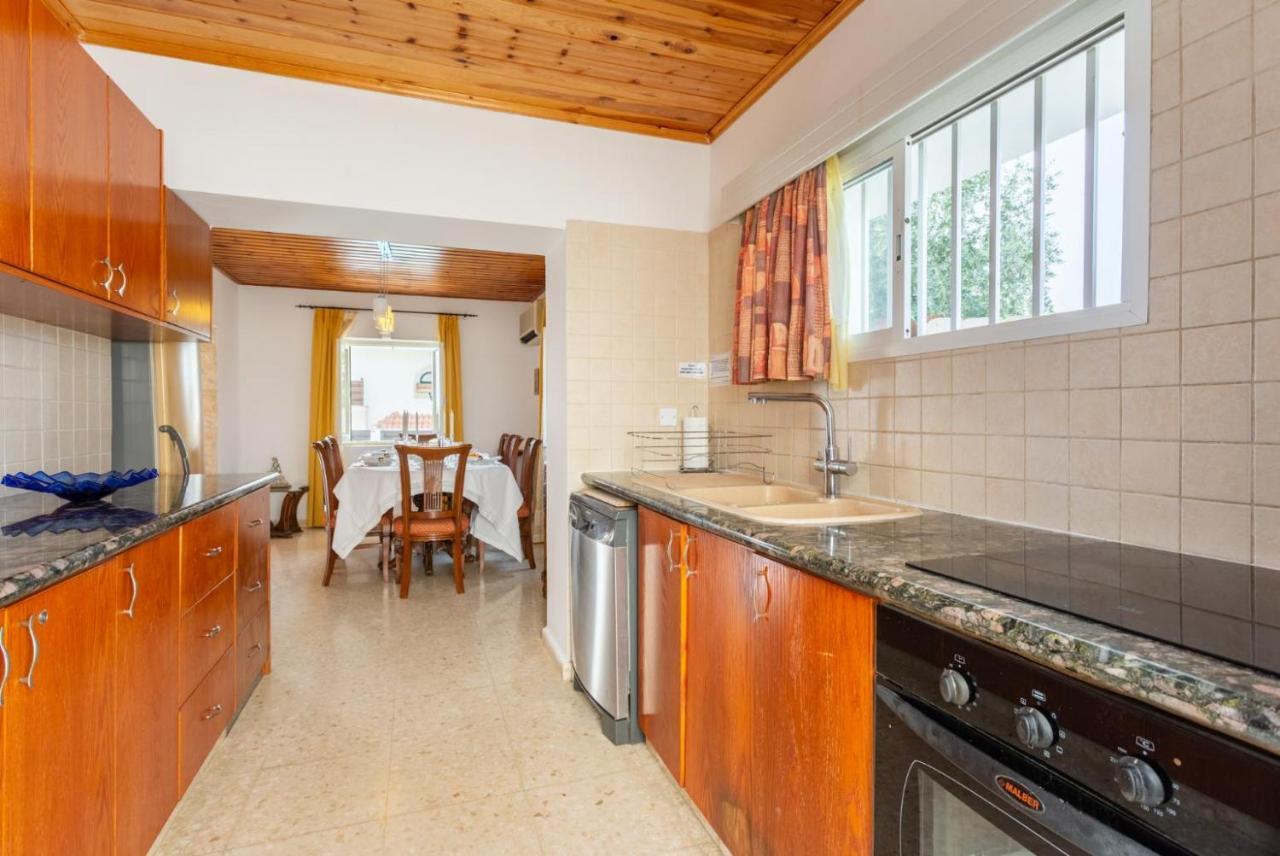 Villa Constantinos *